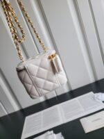 CHANEL高仿白色手工坊珐瑯雙C調節扣Mini盒子包 化妝包 精緻新品