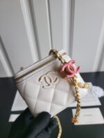 CHANEL高仿白色手工坊珐瑯雙C調節扣Mini盒子包 化妝包 精緻新品