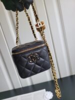 CHANEL高仿手工坊珐瑯雙C調節扣Mini盒子包 化妝包 經典精緻新品