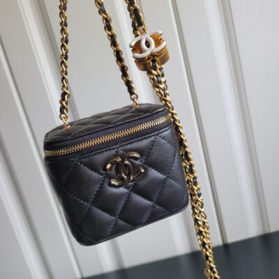CHANEL高仿手工坊珐瑯雙C調節扣Mini盒子包 化妝包 經典精緻新品