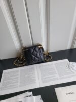 CHANEL高仿手工坊珐瑯雙C調節扣Mini盒子包 化妝包 經典精緻新品