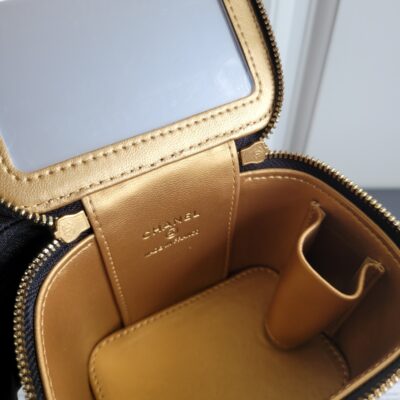 CHANEL高仿手工坊珐瑯雙C調節扣Mini盒子包 化妝包 經典精緻新品