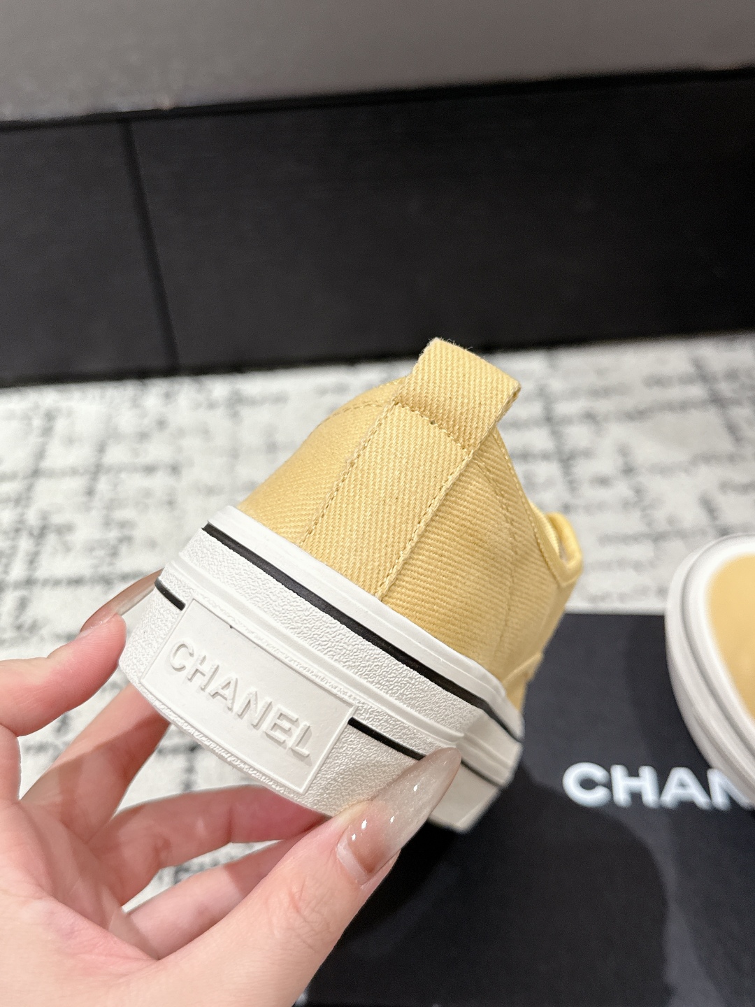 Chanel精品仿製春夏厚底帆布餅乾休閒鞋黑白配色透氣時尚2025新品
