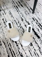 Chanel原單25A夏季珍珠拖鞋雙C扣義大利真皮百搭優雅2025新品