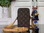LV 路易威登 A貨 M14063 MUSIC PLAYER WEARABLE WALLET 手袋 牛皮革拼Monogram帆布