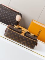 LV精品仿製M40027老花曼哈頓單肩包中古經典鉚釘設計2025百搭風格