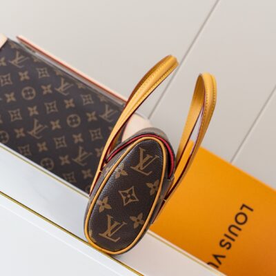 LV高仿M51902老花中古法棍手袋紅絨內裡磁扣設計2025法式優雅推薦