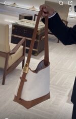 LV頂級原單M25468 Low Key Hobo小號手袋復古五金新季優雅設計
