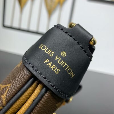LV精品仿製M46659雙Monogram拼接手袋S-lock鎖扣設計時尚百搭款