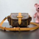 LV原單M14742 Cargo迷你手袋復古金屬配件都市時尚多用設計新