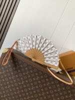 LV高仿M14804 Fan手袋 2025春夏Monogram帆布花卉收藏款