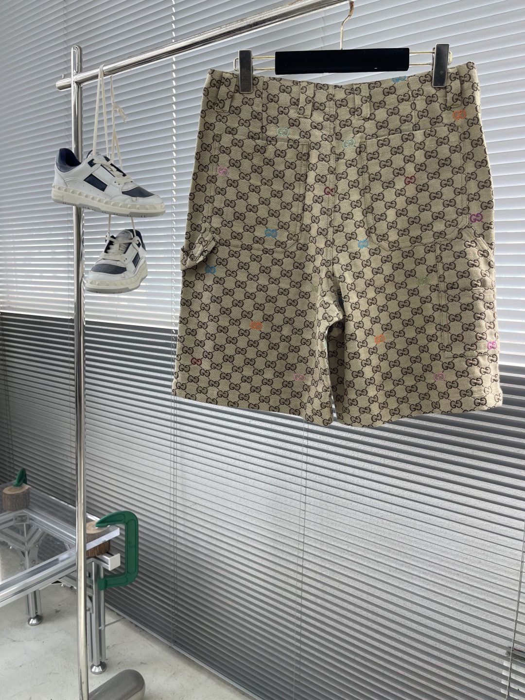 Gucci高仿25SS駝色深棕GG帆布短褲 切絲設計 時尚別致