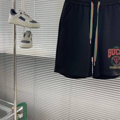 Gucci精品仿製黑色25S五分毛線圈休閒短褲 經典紅綠搭色 舒適透氣