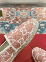 GUCCI原單草編拖鞋 女生GG條紋渔夫鞋 早春舒適帆布平底