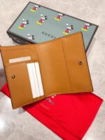 Gucci x Disney 602538 米奇聯名護照夾 原工廠豬紋牛皮 滾邊設計