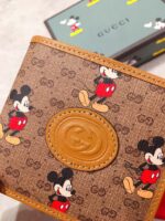 Gucci x Disney 602547 米奇聯名短夾 原工廠豬紋牛皮 滾邊設計