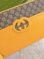 Gucci 精品仿製 男士手包 GG Supreme帆布 鏤空互扣式雙G細節 723320