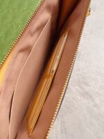 Gucci 精品仿製 男士手包 GG Supreme帆布 鏤空互扣式雙G細節 723320