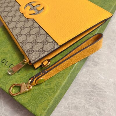 Gucci 精品仿製 男士手包 GG Supreme帆布 鏤空互扣式雙G細節 723320