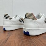 Burberryy博柏利高仿莆田鞋酷·飒格紋Terrace運動鞋白色