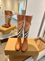 Burberryy博柏利一比一仿版經典格紋長靴焦糖色