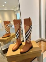 Burberryy博柏利一比一仿版經典格紋長靴焦糖色