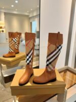 Burberryy博柏利一比一仿版經典格紋長靴焦糖色
