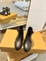 Burberry博柏利高仿格紋靴經典知性復古英倫風