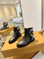 Burberry博柏利高仿格紋靴經典知性復古英倫風