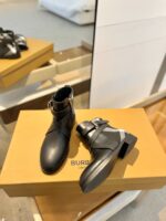 Burberry博柏利高仿格紋靴經典知性復古英倫風
