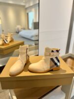 Burberry博柏利高仿格紋靴2023經典知性復古英倫風
