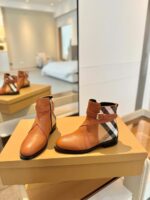 Burberry博柏利一比一格紋靴經典英倫復古知性款