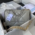 Chanel高仿秋冬19Bag銀鏈枕頭包時尚經典百搭