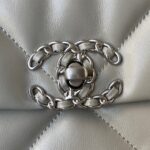 Chanel高仿秋冬19Bag銀鏈枕頭包時尚經典百搭