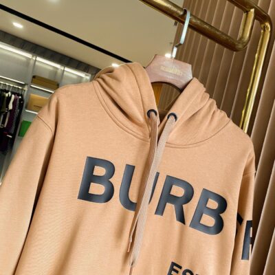Burberry原單卡其色Horseferry彈幕印花棉質寬鬆連帽衛衣 男女同款