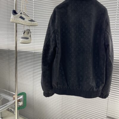 路易威登高仿25SS麂皮立領夾克 老花壓紋 精品復刻
