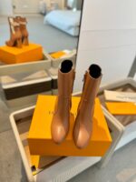LV 高仿鞋秋冬走秀款6寸短靴 女士精緻楦型 高貴梅花跟
