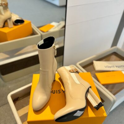 LV 高仿精品秋冬走秀款6寸短靴 女士梅花跟高貴楦型