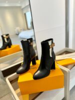 LV 一比一秋冬走秀款6寸短靴 女士梅花跟高貴楦型