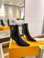 LV 黑色復刻秋冬專櫃走秀短靴 女士高貴楦型