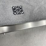 LOEWE Anagram刺繡長袖T恤 2025秋冬新品 簡約白色上衣