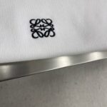 LOEWE Anagram刺繡長袖T恤 白色 2025秋冬新品 簡約極簡風上衣