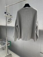 LOEWE Anagram刺繡長袖T恤 2025秋冬新品 簡約白色上衣