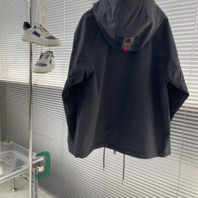 Gucci高仿秋季新款夾克25年字母提花綠紅織帶百搭時尚外套