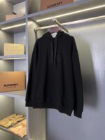 BURBERRY高仿後背鏤空格紋馬術騎士棉質連帽衛衣卡其經典休閒