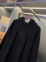 BURBERRY高仿後背鏤空格紋馬術騎士棉質連帽衛衣卡其經典休閒