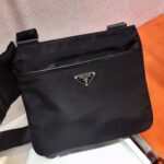 Prada 精品仿製 2VH053 新款相機包 降落傘面料三角標徽