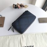 Burberry一比一男士雙拉手包煙熏格PVC牛皮2025精品實用設計