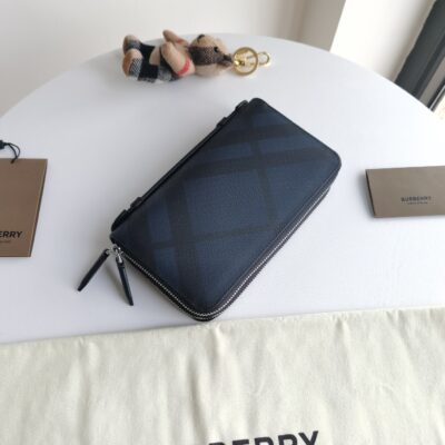Burberry一比一男士雙拉手包煙熏格PVC牛皮2025精品實用設計