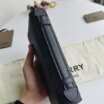 Burberry一比一男士雙拉手包煙熏格PVC牛皮2025精品實用設計